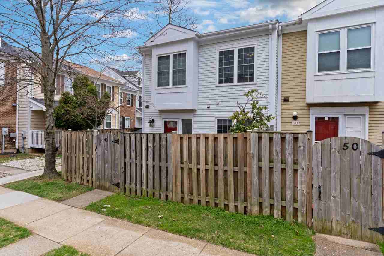 48 Avonshire Ct - Photo 2 of 37