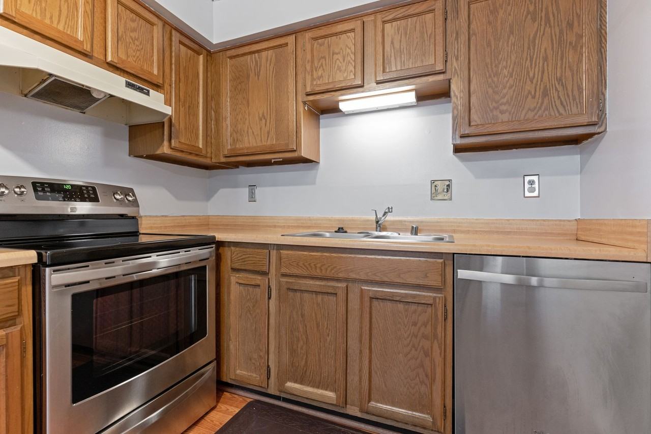 48 Avonshire Ct - Photo 5 of 37