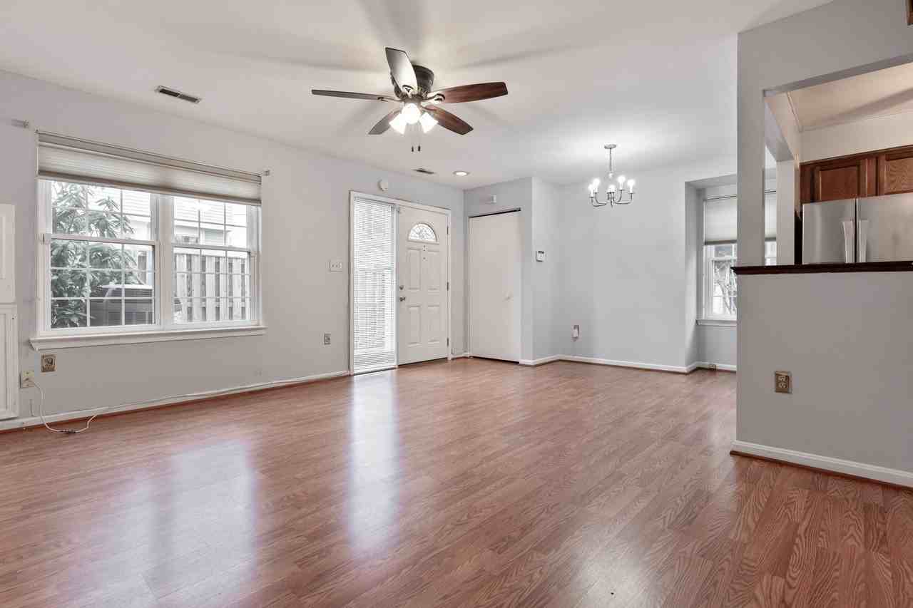 48 Avonshire Ct - Photo 6 of 37