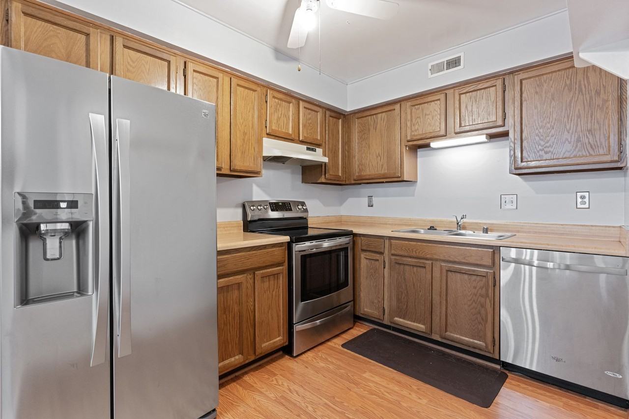 48 Avonshire Ct - Photo 7 of 37