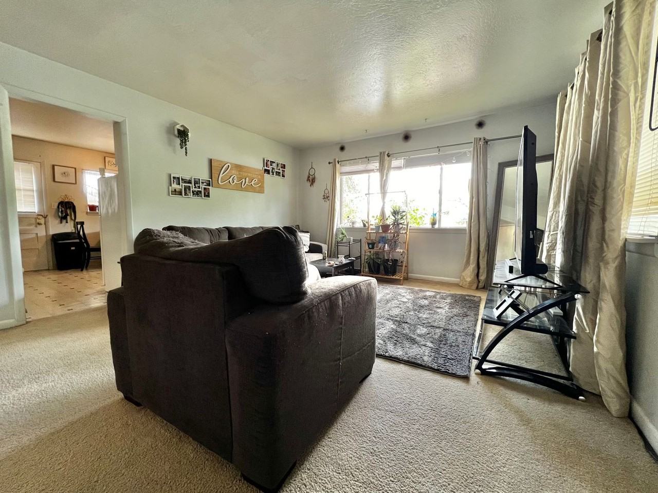 1625 Stover St - Photo 3 of 14