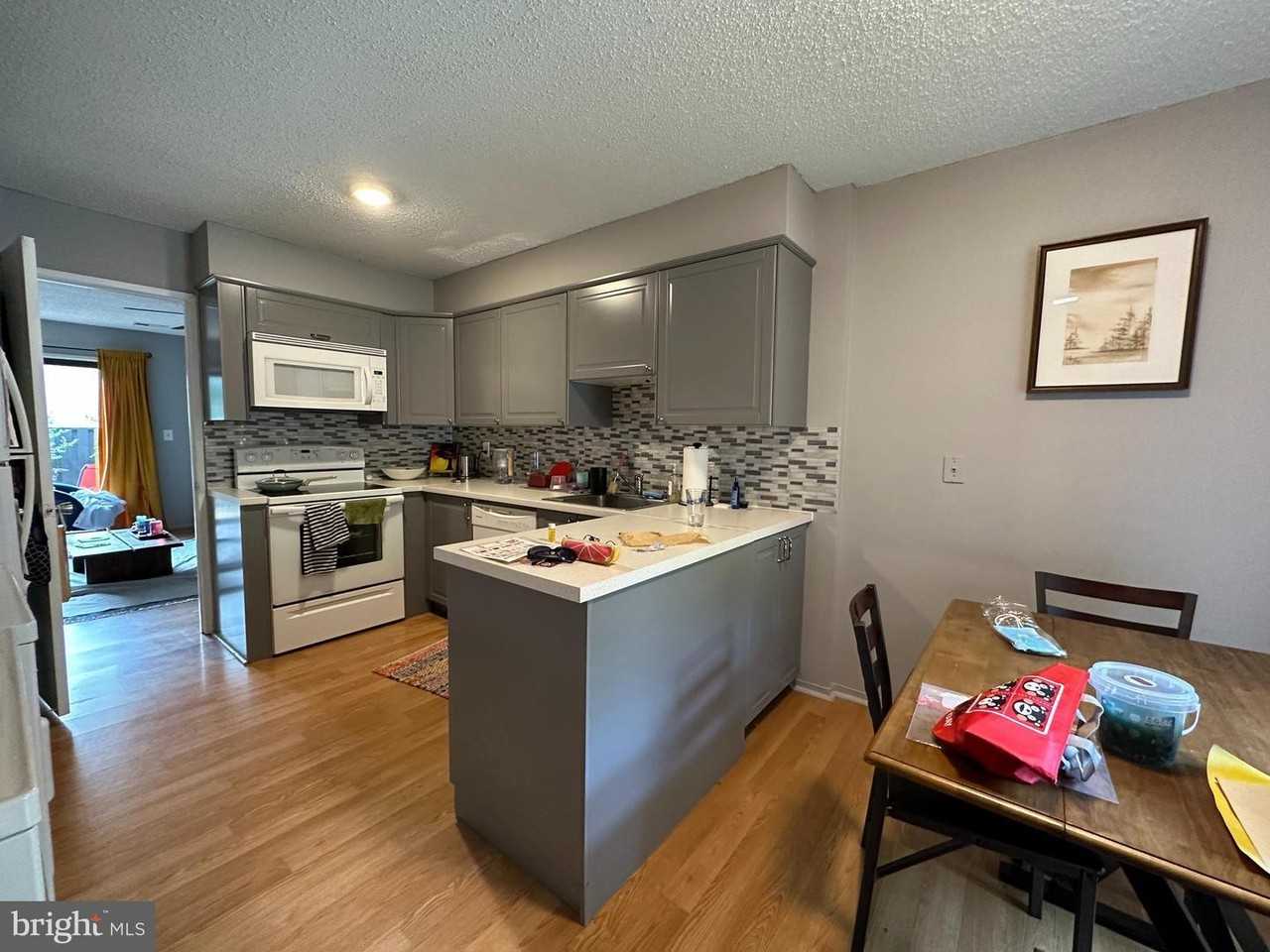 2215 Cartwright Pl - Photo 3 of 14