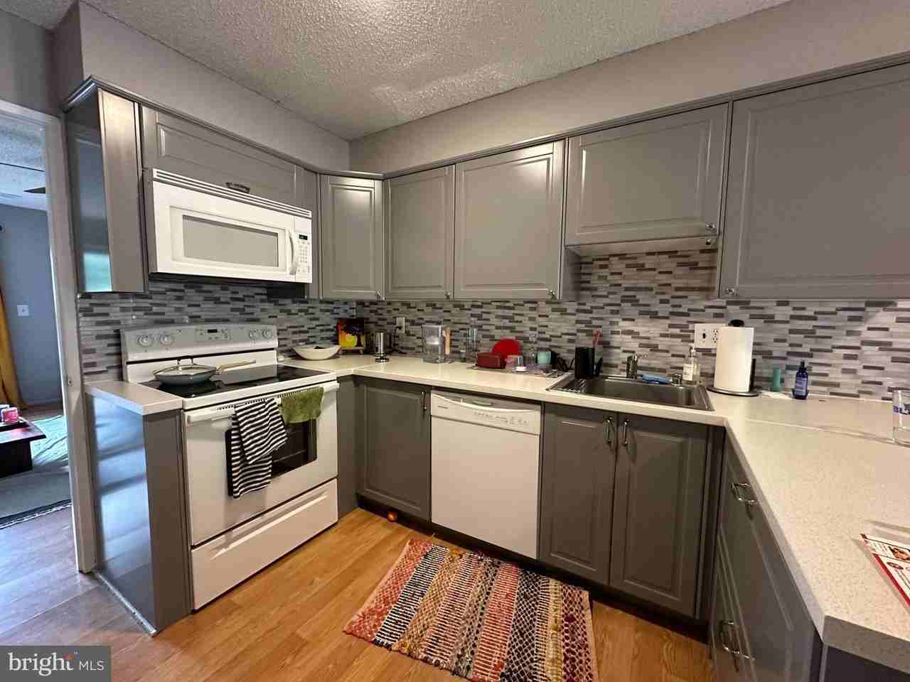 2215 Cartwright Pl - Photo 4 of 14