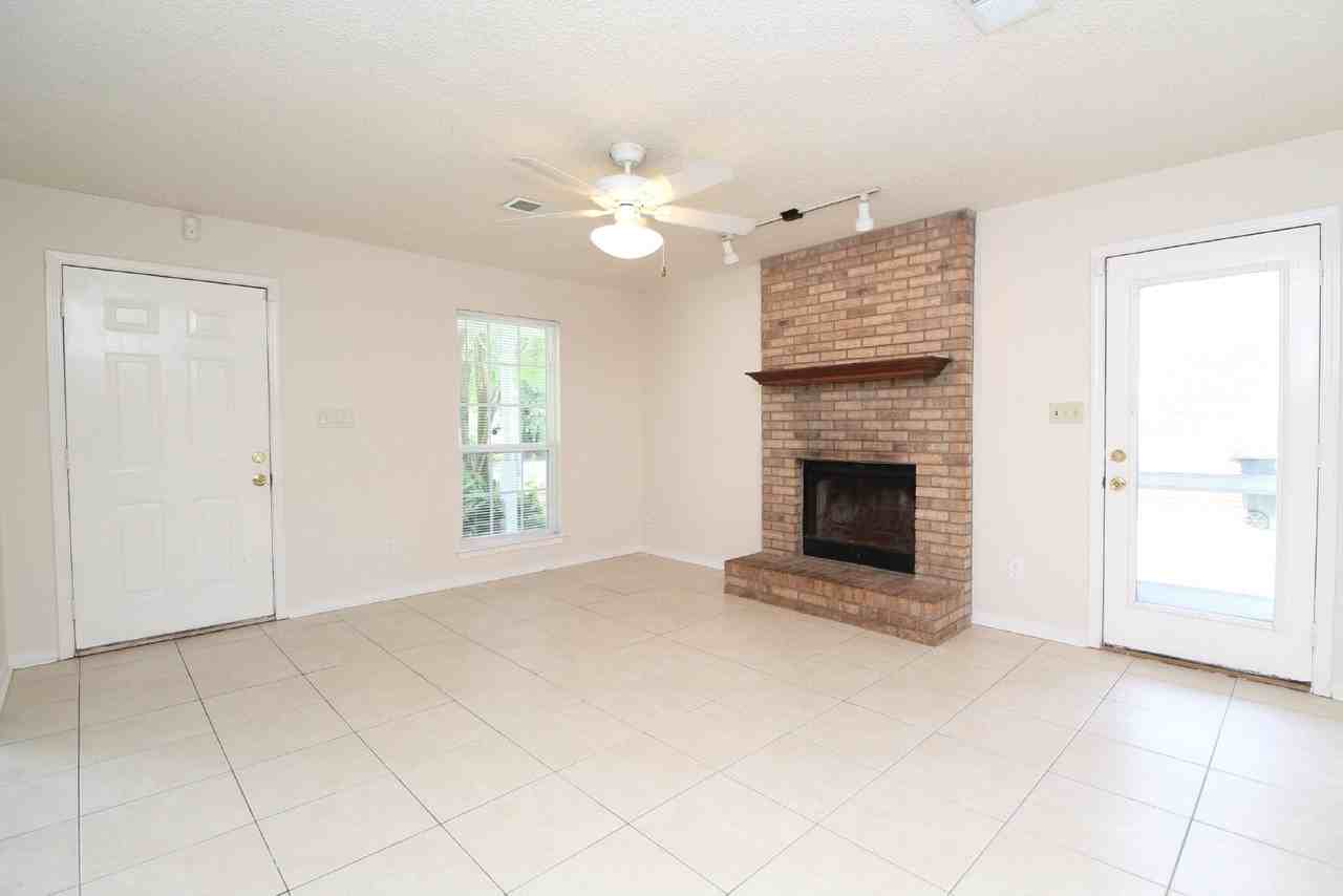 6528 Hunter St - Photo 2 of 17