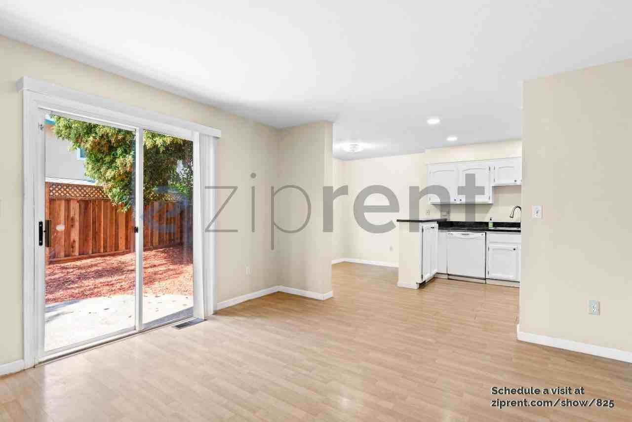 41663 Carol Cmn - Photo 3 of 18