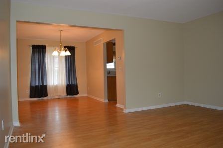 301 Harbour Pointe Dr - Photo 2 of 13