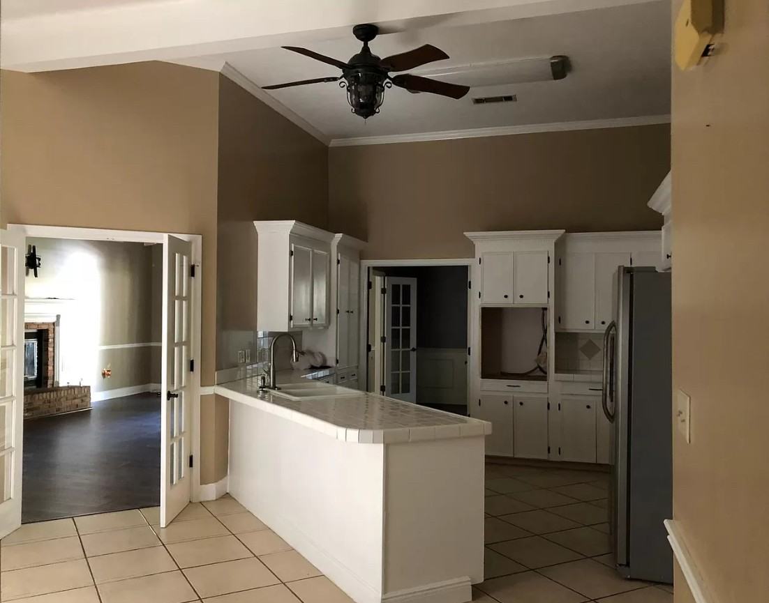 1103 61st Ct #NA - Photo 2 of 13