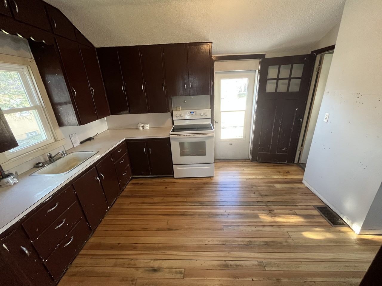 435 Fairview St #NA - Photo 2 of 10