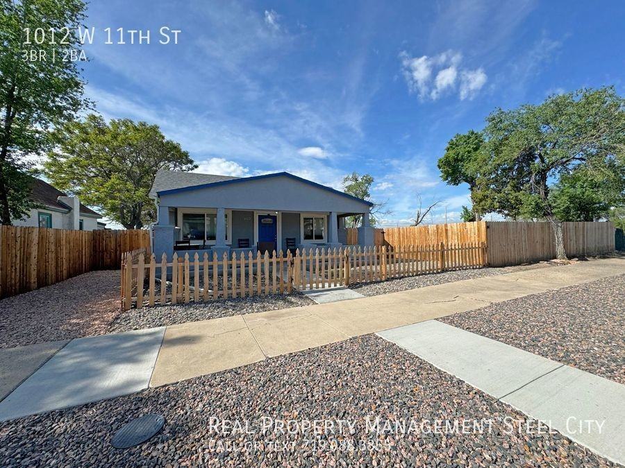 1012 W 11th St - Photo 2 of 26