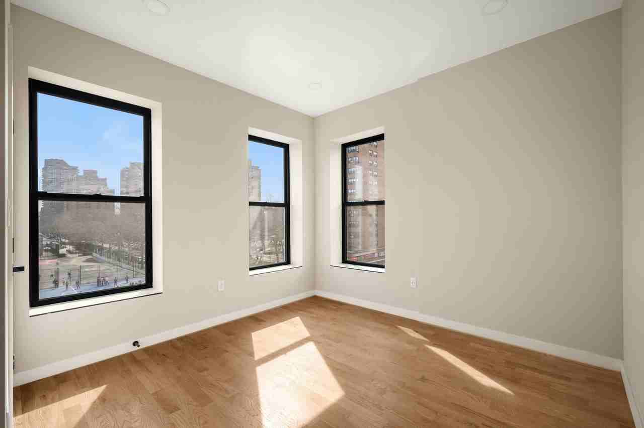 1966 3rd Ave #PH1 - Photo 5 of 9