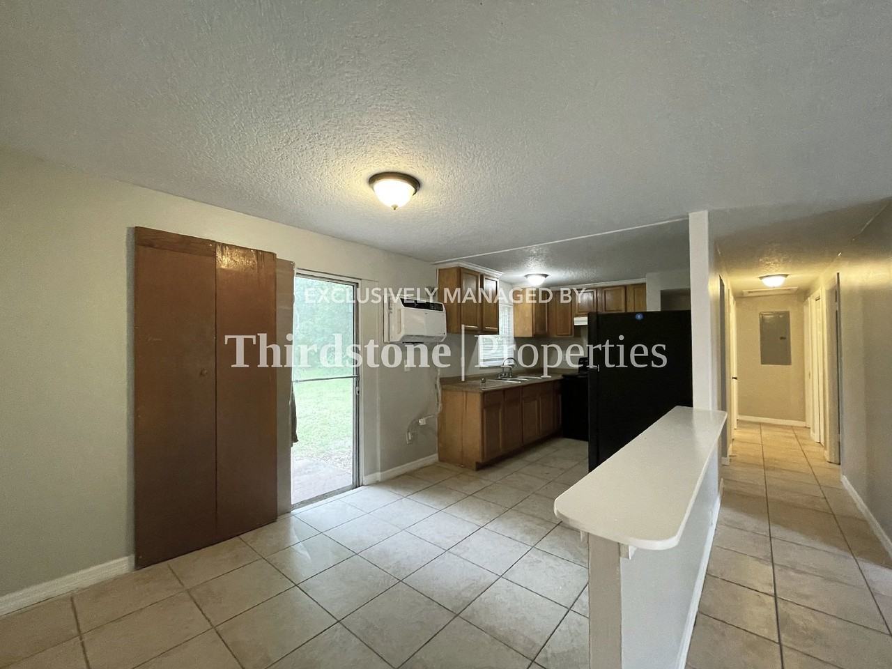 2912 West 15th Street - Photo 2 of 23