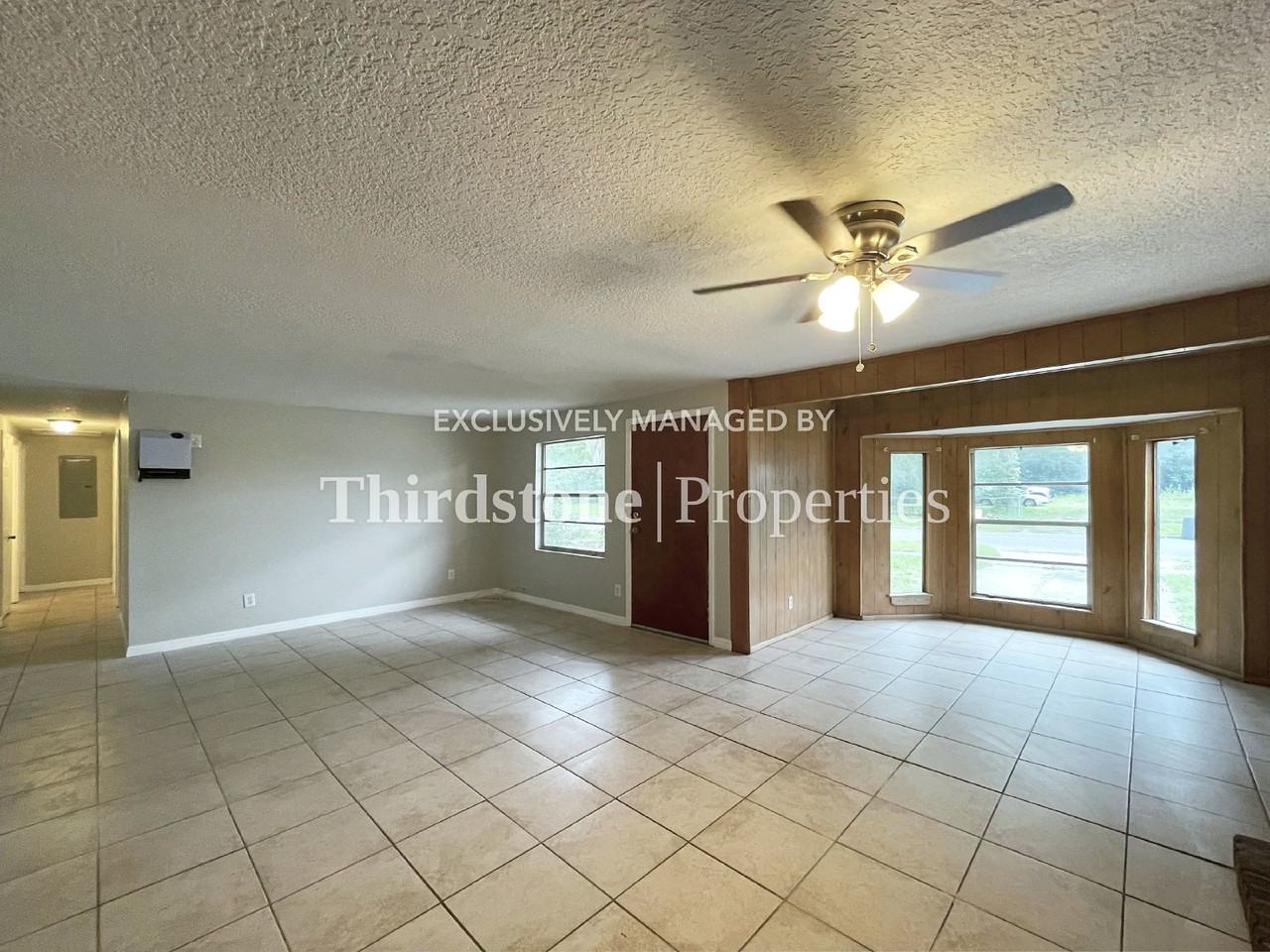 2912 West 15th Street - Photo 7 of 23