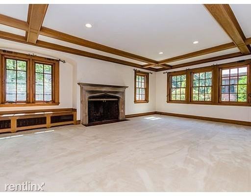 34 Alderwood Rd #1 - Photo 3 of 10