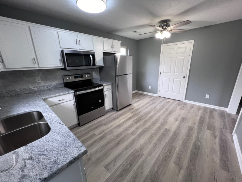 105 Hayden Dr - Photo 2 of 9