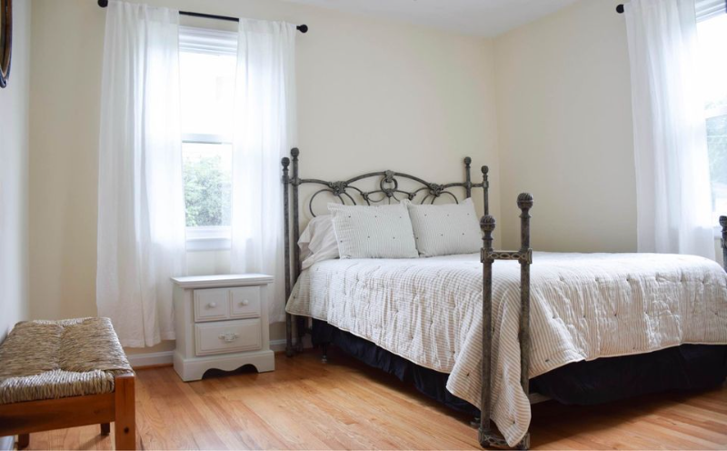 745 Crestwood Cir - Photo 3 of 9