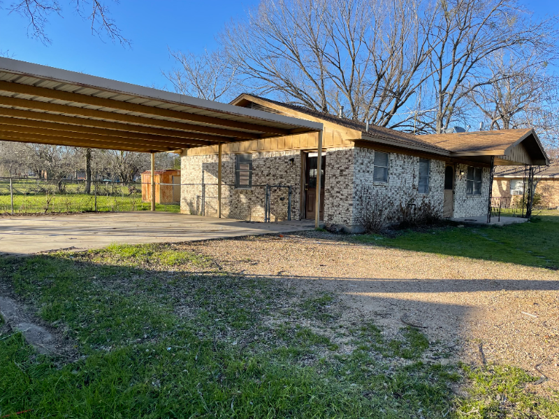 1612 N Burns Ave - Photo 2 of 7