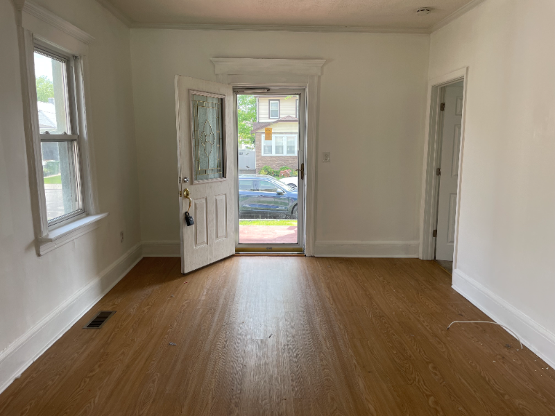 220 Cavell St - Photo 2 of 12