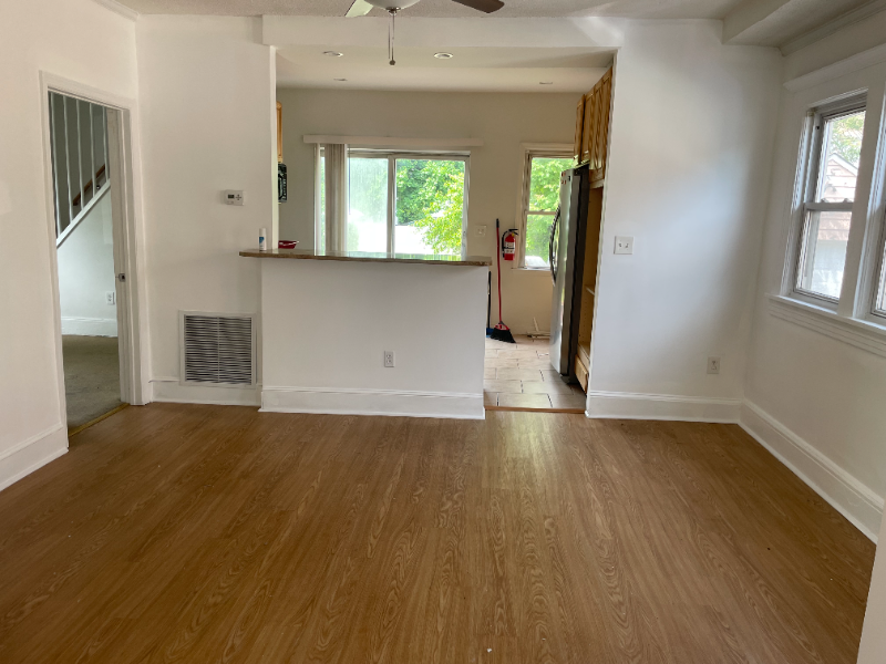 220 Cavell St - Photo 3 of 12