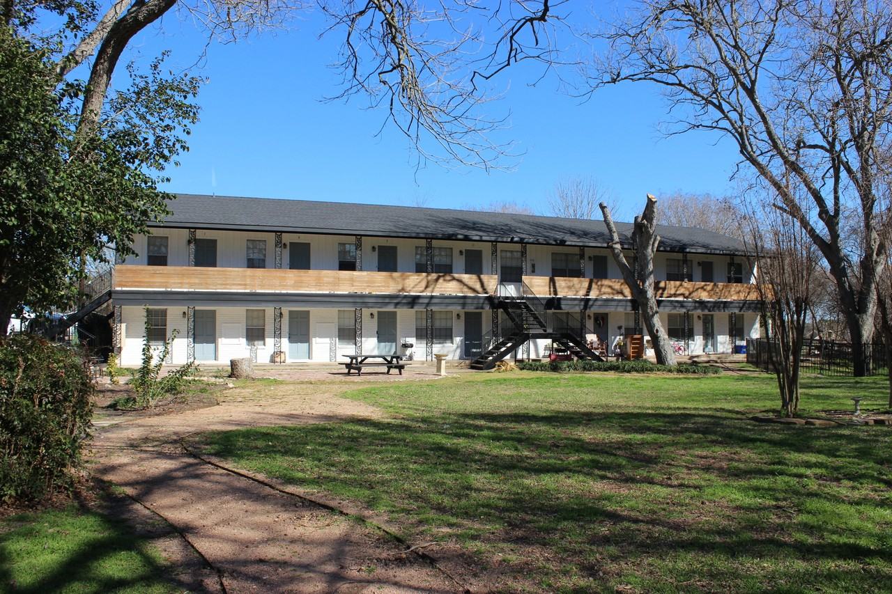 303 Goessler Street - Photo 2 of 50