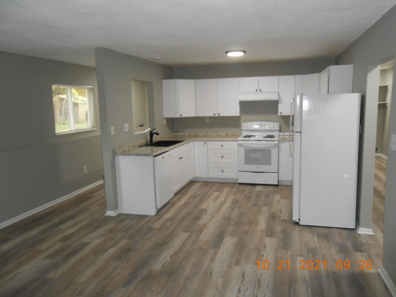 1054 E 5th St #1054 - Photo 3 of 14