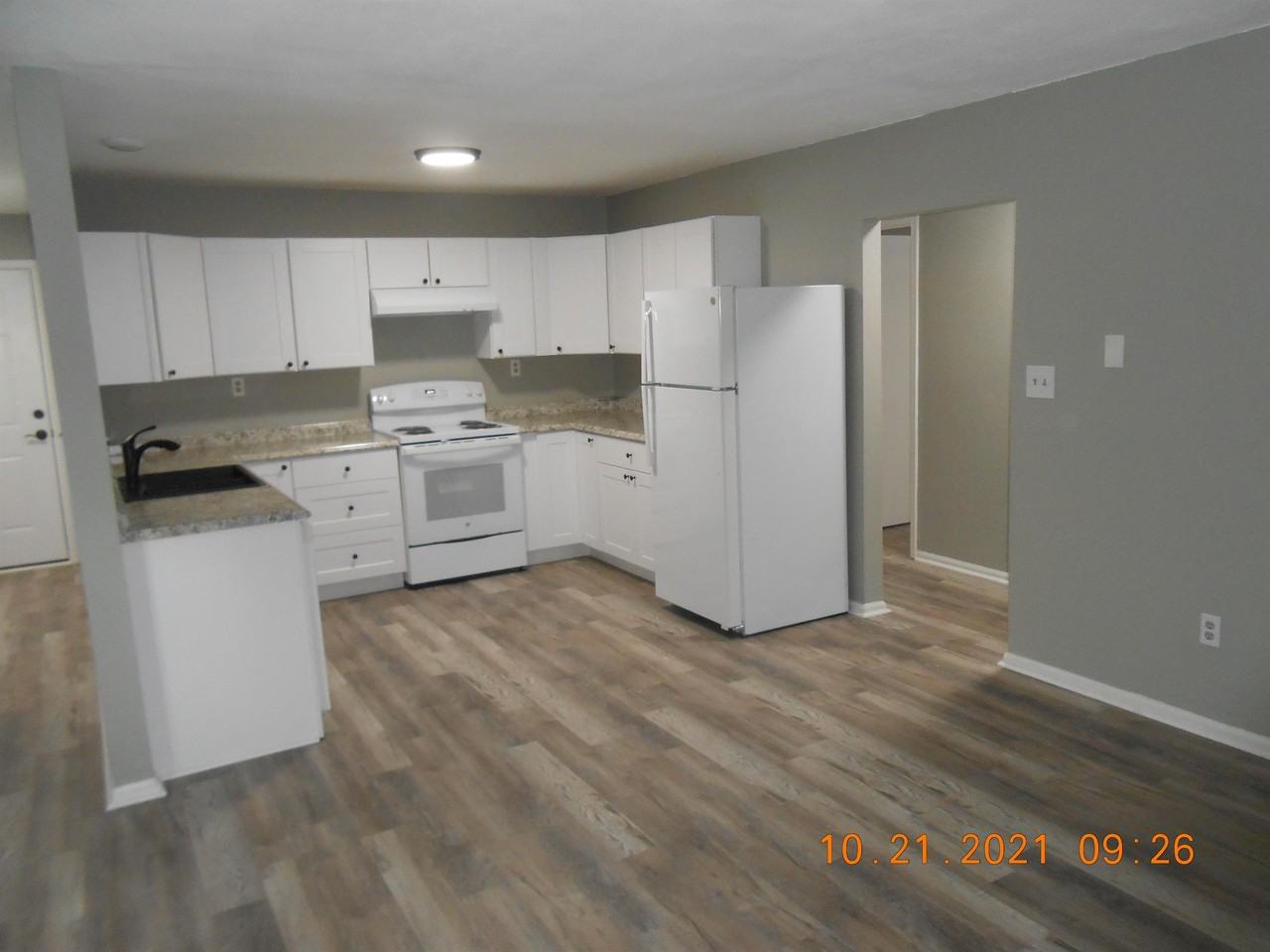 1054 E 5th St #1054 - Photo 4 of 14