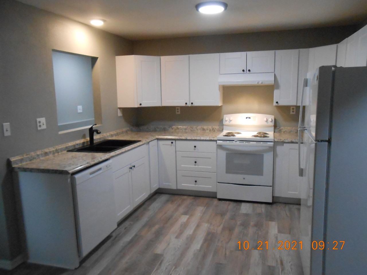 1054 E 5th St #1054 - Photo 5 of 14