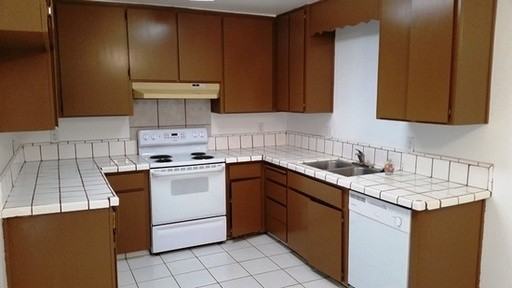 1180 Baywood Ln - Photo 3 of 5