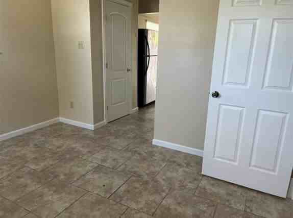 1001 S Sibley St - Photo 2 of 6