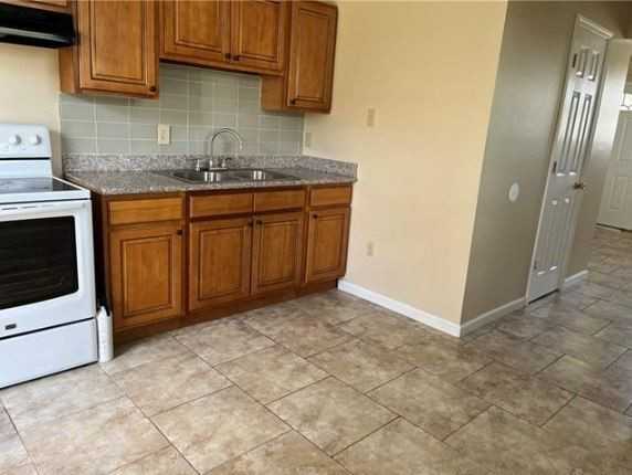 1001 S Sibley St - Photo 5 of 6