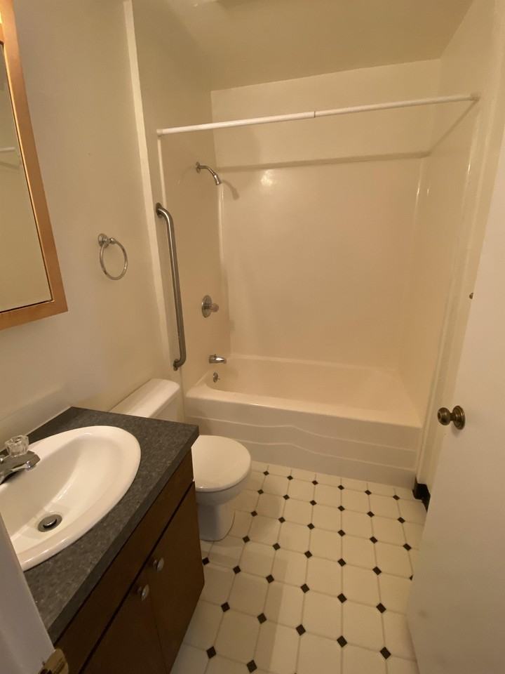 180 Northeast Grant Street 574JNS - Photo 5 of 5