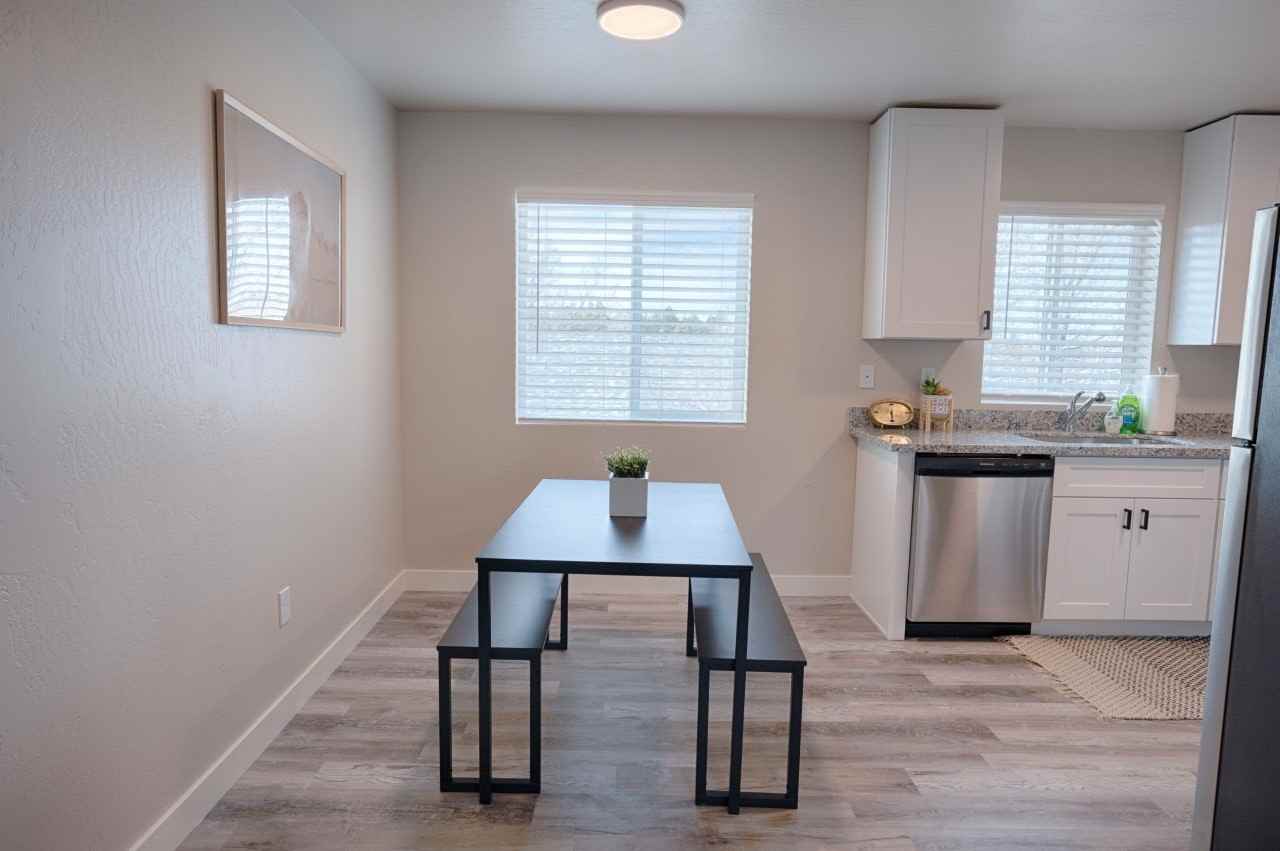 1110 West Woodland Lake Road, Unit D - Photo 5 of 11