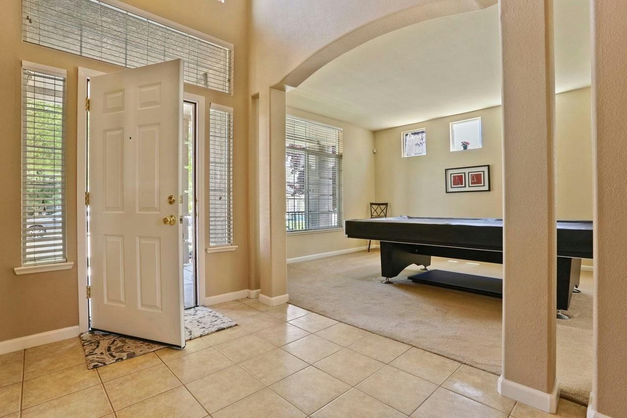 10231 Reflection Lane - Photo 4 of 35