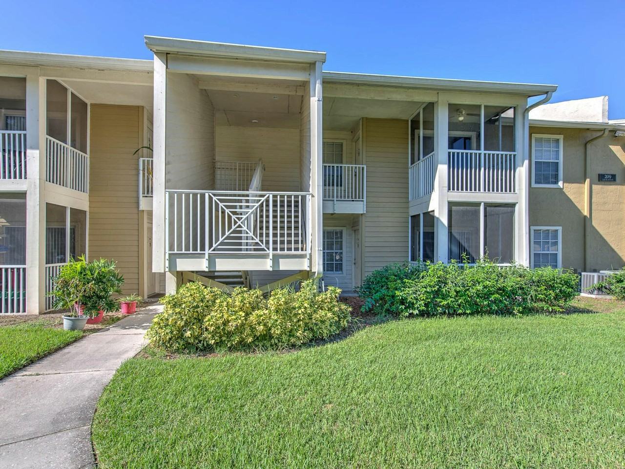 209 Lake Brook Circle - Photo 2 of 31