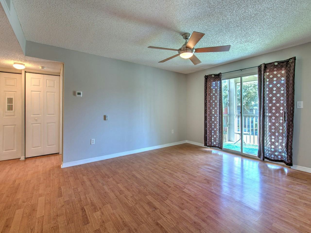 209 Lake Brook Circle - Photo 7 of 31