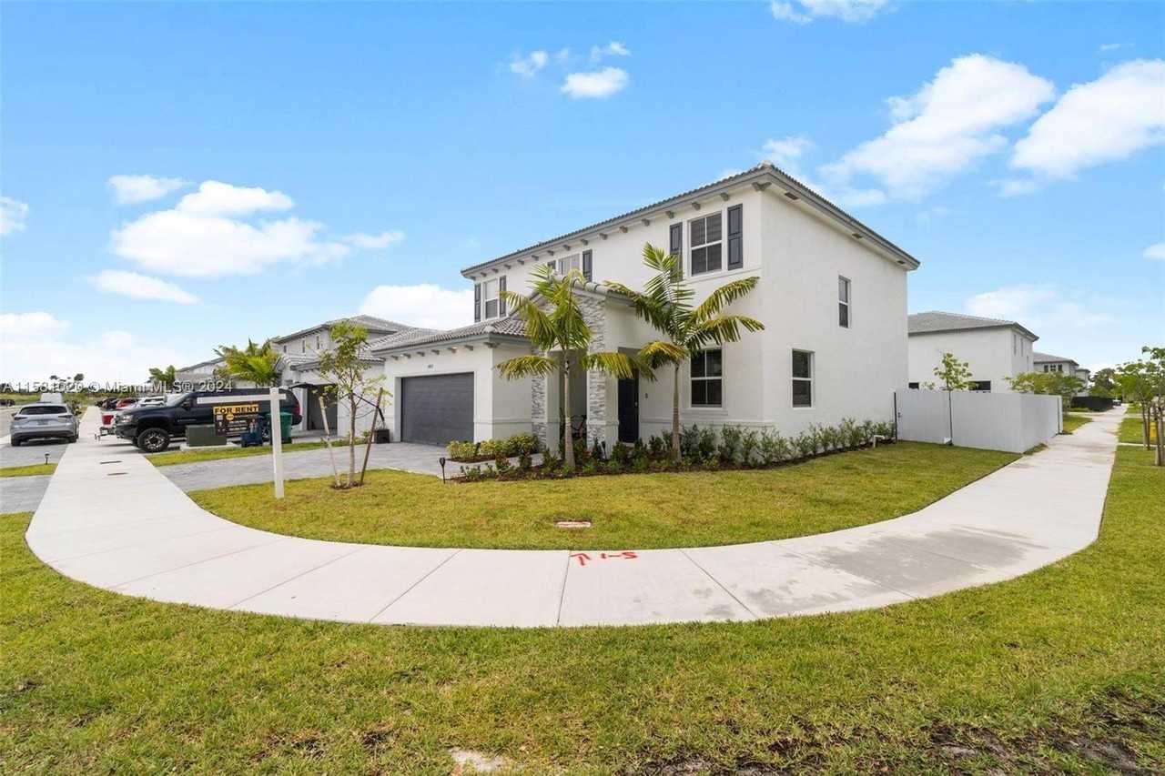 14807 Sw 163rd Ter - Photo 2 of 8