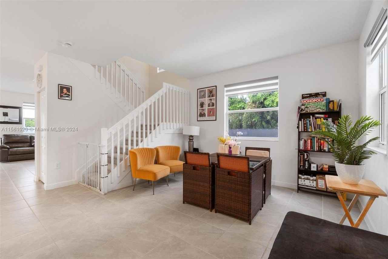 14807 Sw 163rd Ter - Photo 3 of 8