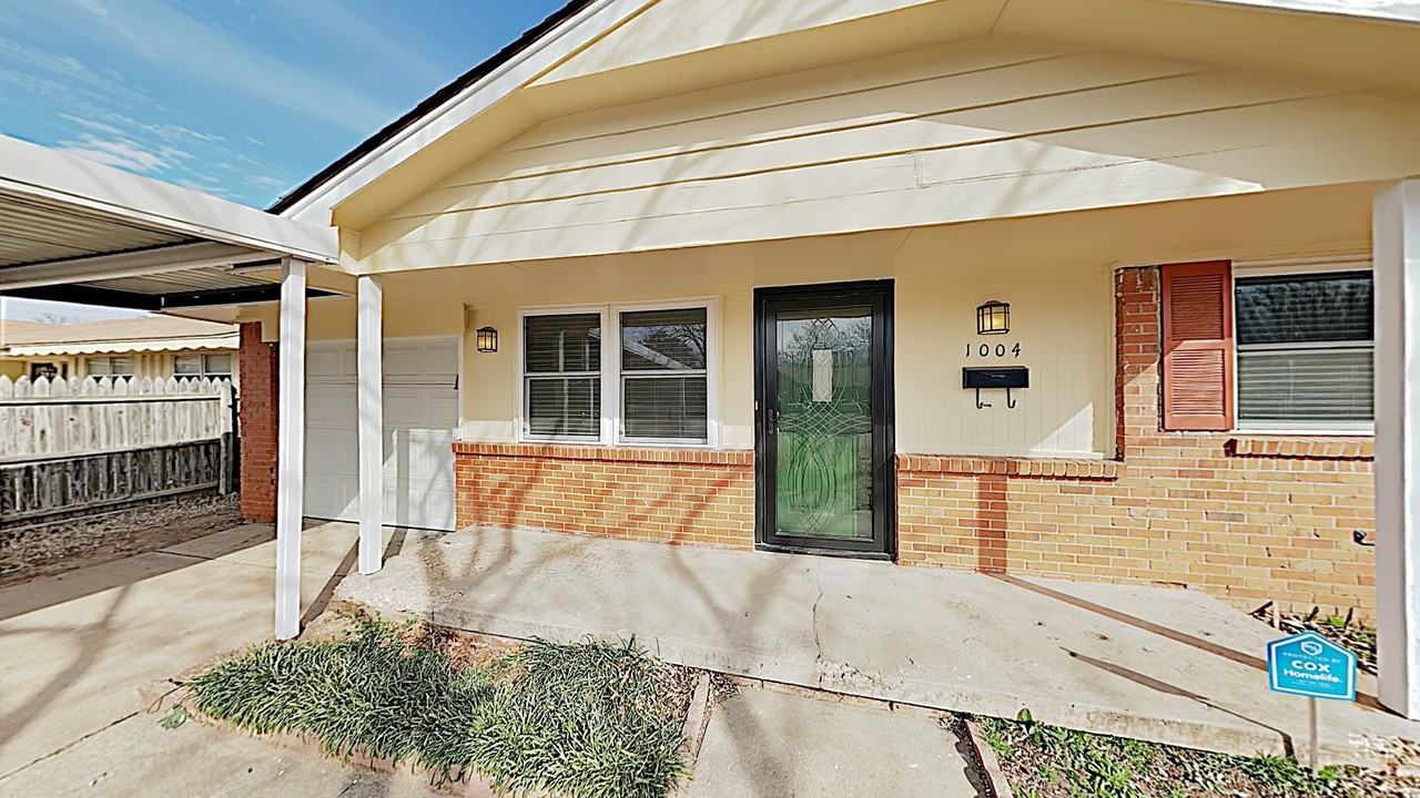 1004 Moraine Ave - Photo 2 of 21