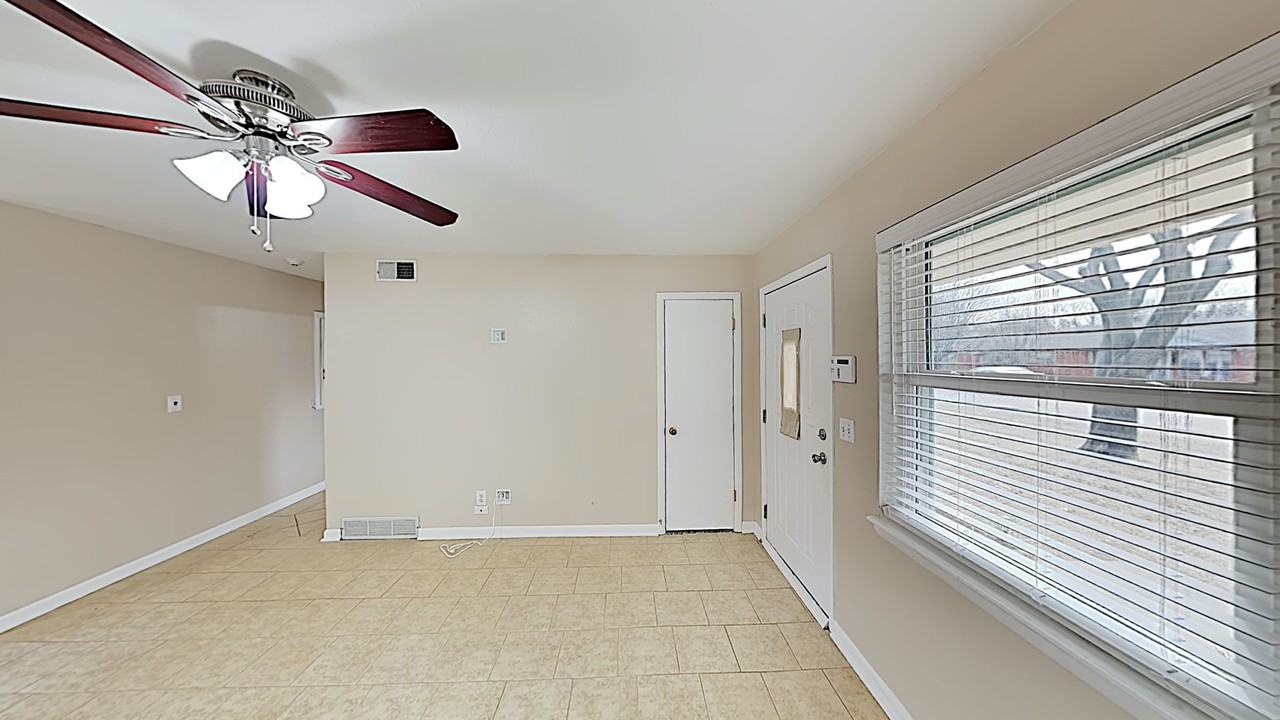 1004 Moraine Ave - Photo 4 of 21