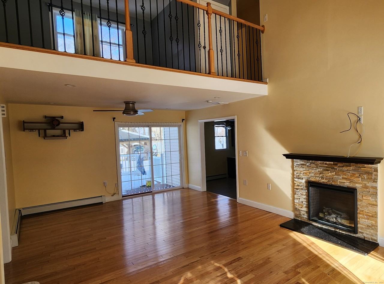 11 Skokorat St - Photo 2 of 32