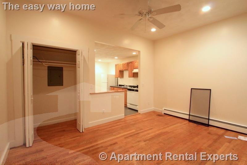 302 Highland Ave - Photo 5 of 11