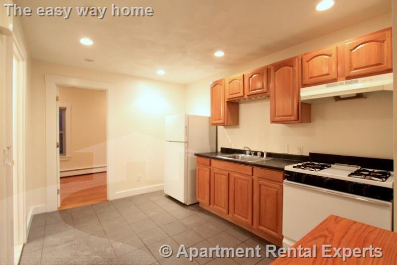 302 Highland Ave - Photo 3 of 11