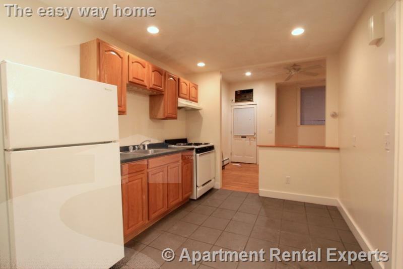 302 Highland Ave - Photo 2 of 11