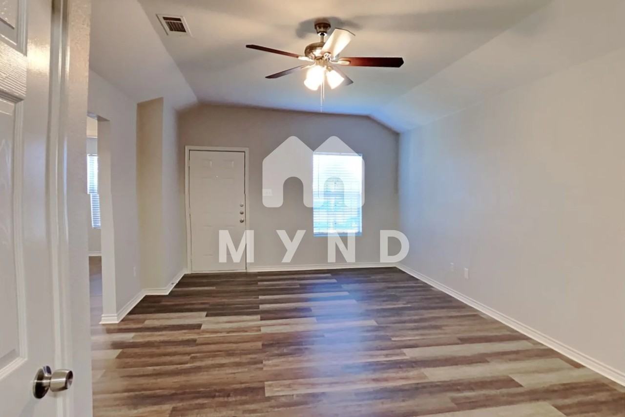 5317 Anderson St - Photo 2 of 21