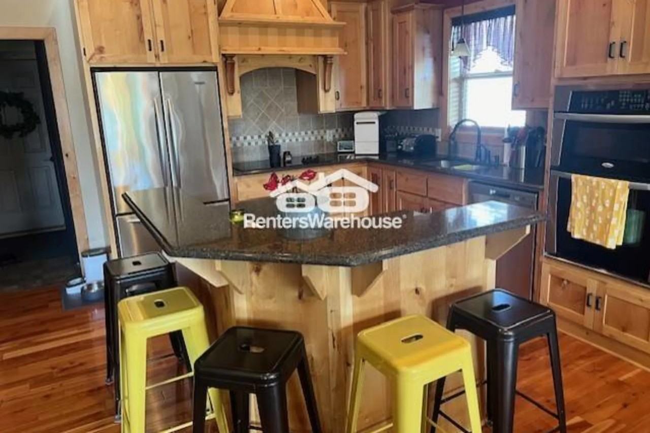 12755 Jamestown St Ne - Photo 3 of 8