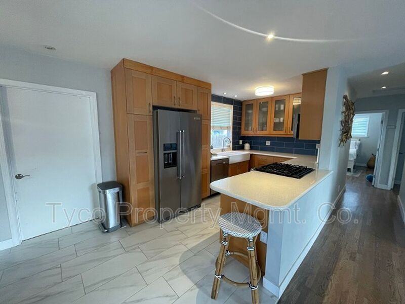 392 Bonito Ave - Photo 2 of 25