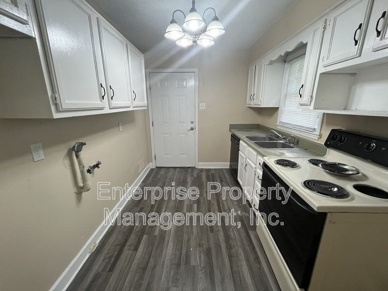 1250 S Perkins Rd - Photo 3 of 4