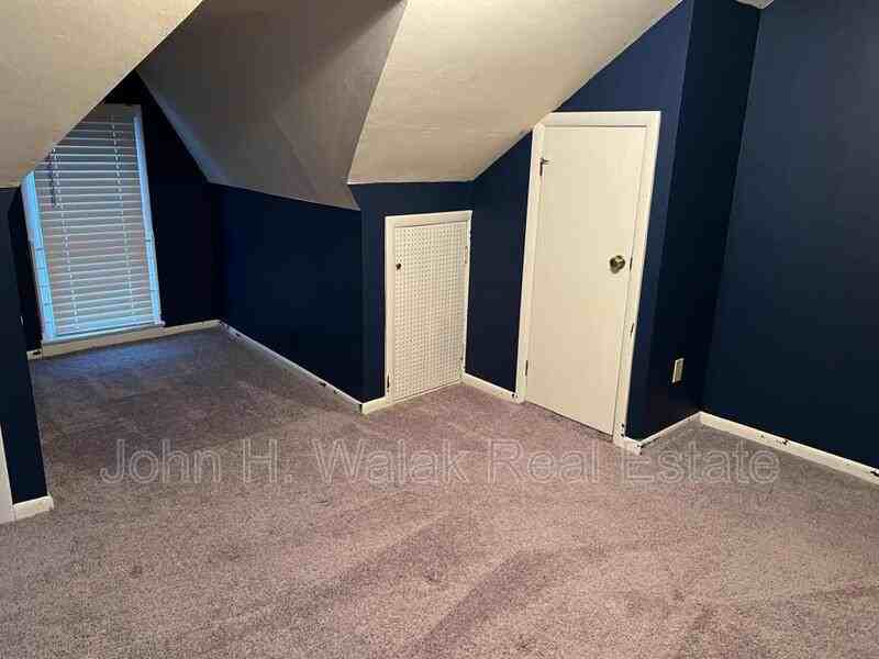 1432 3rd St - Photo 3 of 22