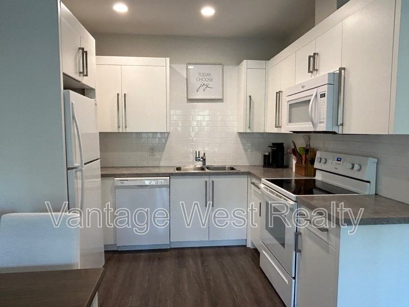 9132 - Photo 2 of 16