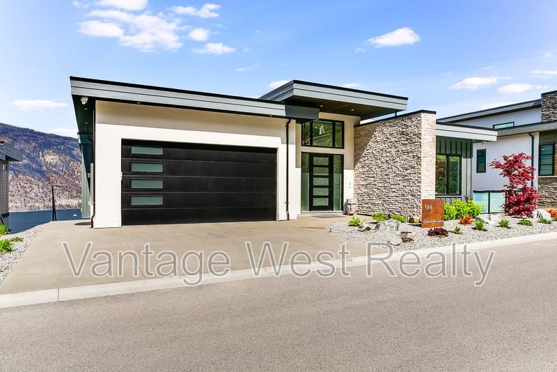 584 Clifton Lane, Kelowna, BC V1V 0B7, CAN 4 bedroom House Rental