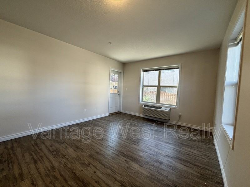 506 Sutherland Ave - Photo 2 of 7
